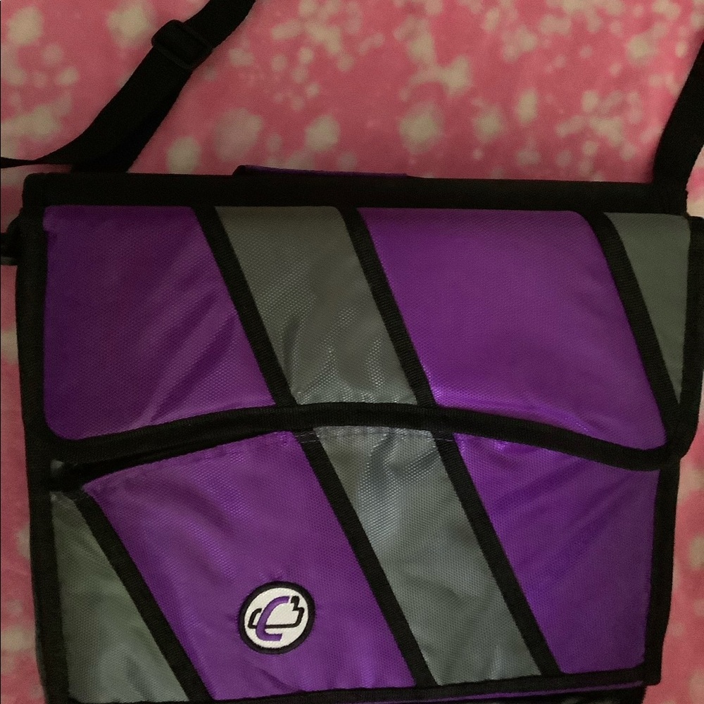 Women’s binder with diver folder no tear used